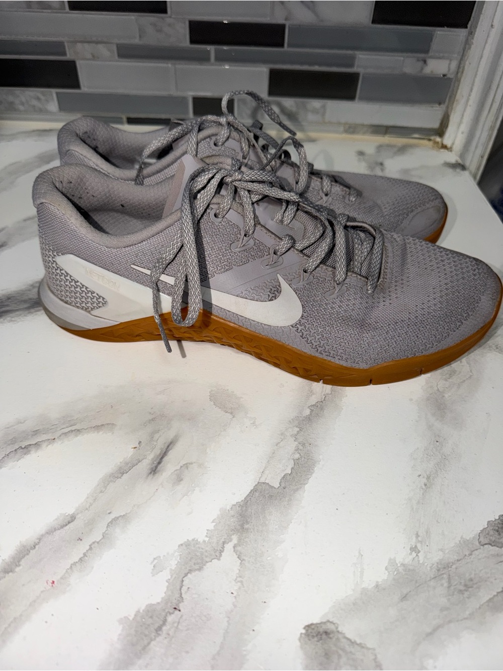 Nike Men’s Light Grey Athletic Trainers with Gum Outsole